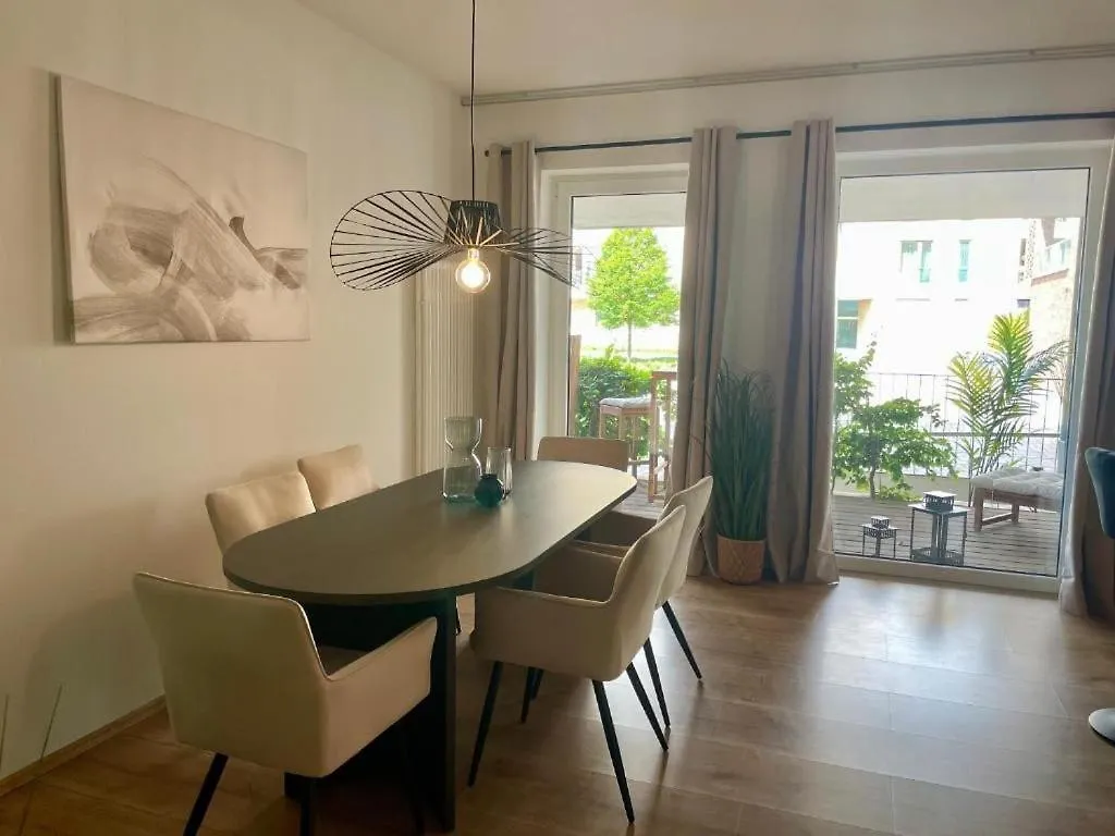 Modern Weser Apartment Brémy