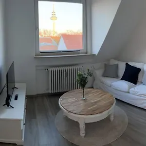 Apartment Wunderschoene 3-zimmer Fuer 6 Personen, Bremen